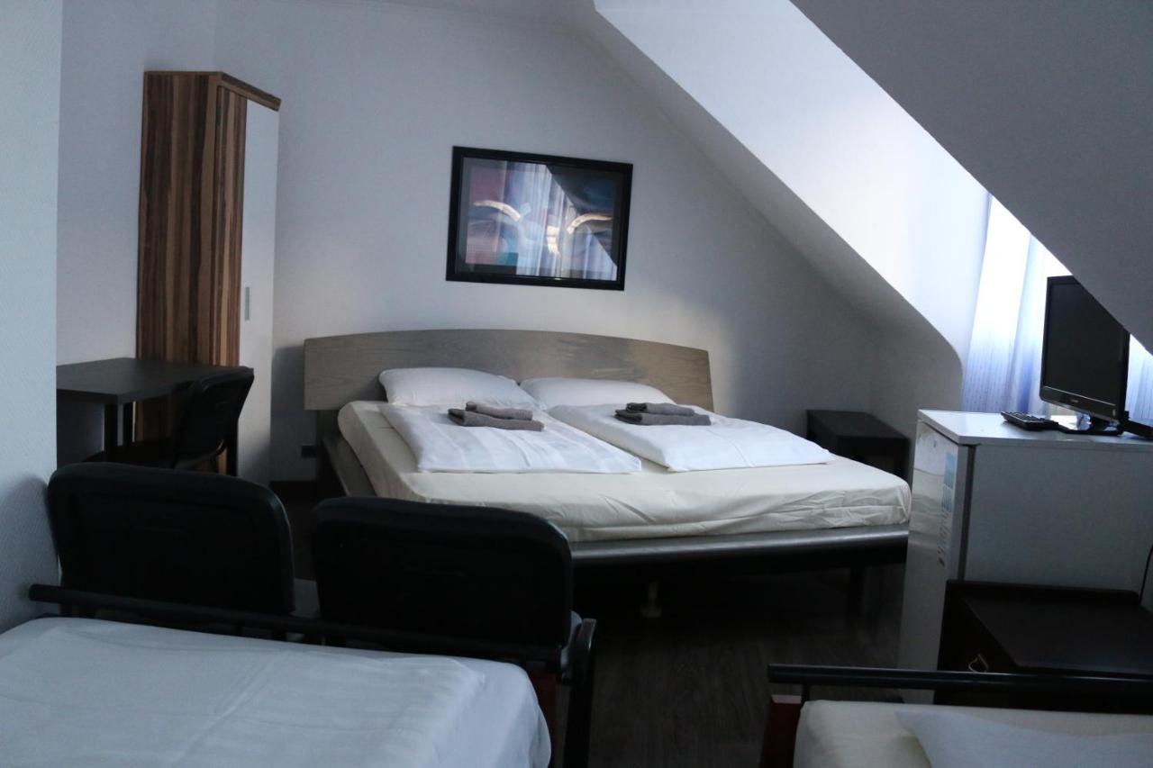 Hotel Berliner Hof Дюселдорф Екстериор снимка