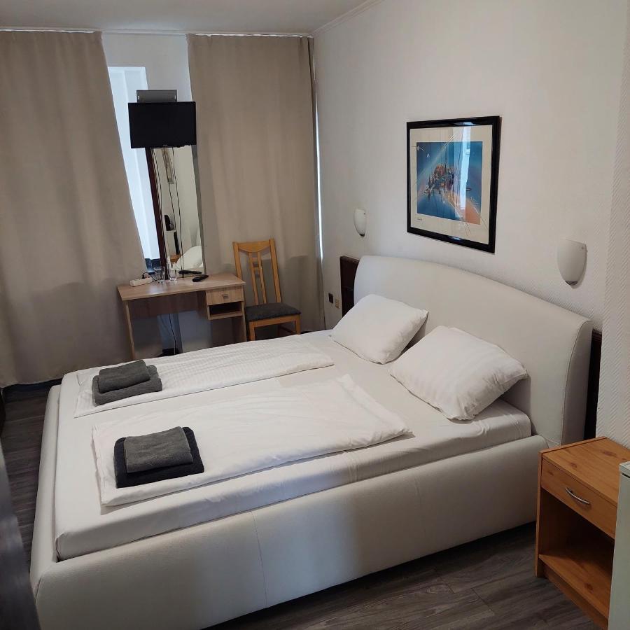 Hotel Berliner Hof Дюселдорф Екстериор снимка